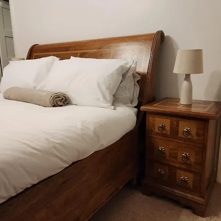 D Elmdon Shared 4 Bedrooms * Birmingham