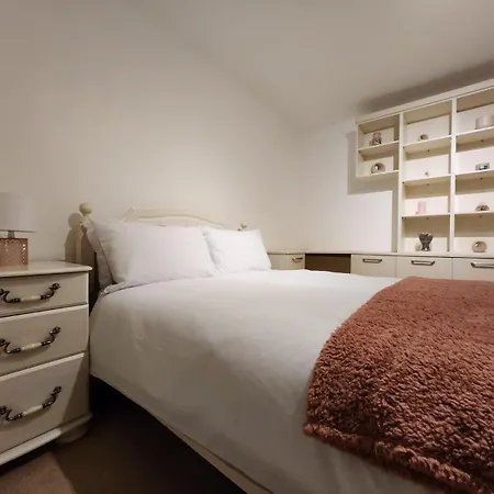 D Elmdon Shared 4 Bedrooms Birmingham
