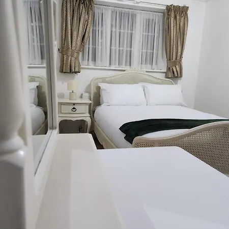 D Elmdon Shared 4 Bedrooms * Birmingham