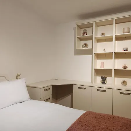 Alloggio in famiglia D Elmdon Shared 4 Bedrooms *